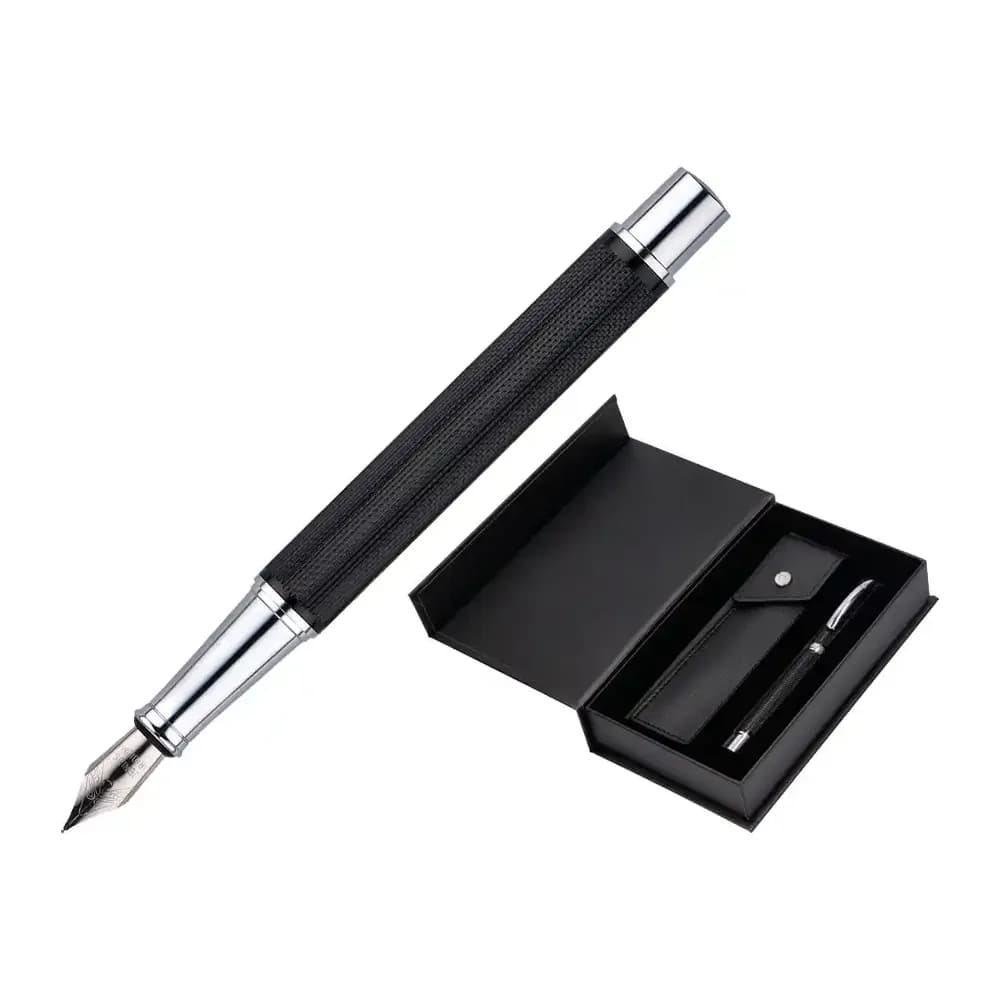 Belius Pluma y estuche belius turbo aluminio textura punteada color negro y plateado tinta azul caja de diseño